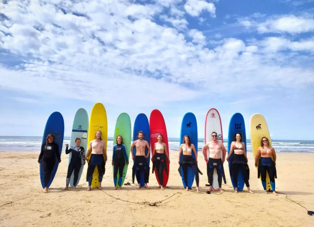 Group-surf-lessons-for-beginners